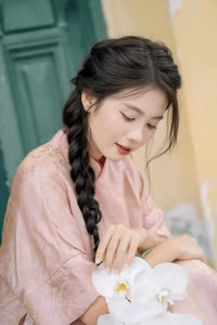 XVG No.26: Elegant Vietnamese Girl with a Charming Smile and White Orchids-18