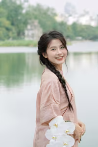 XVG No.26: Elegant Vietnamese Girl with a Charming Smile and White Orchids-4