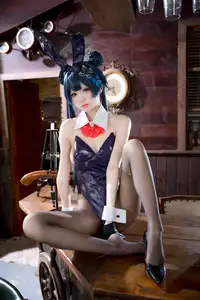 Coser Jiu Qi Miao Transforms into Ryūka Fisaki Bunny Girl: A Dazzling Blue Archive Cosplay-4