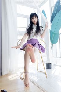 BoBoSocks No.538: Elegant Chinese Model in Mini Skirt, High Heels, and Crystal Socks-2