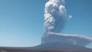 Volcano Awakens After 10,000 Years: Majestic Geological Moment in Ethiopia-5