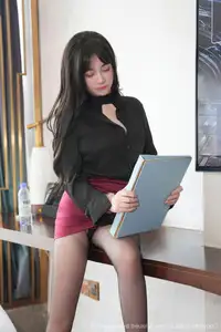 XiuRen No.10527 Ruan Qing: Irresistible Charm in Edgy Office Attire-24