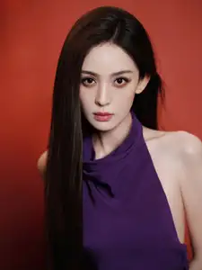 VGU No.184: Embracing Glamour and Elegance in a Stunning Purple Halter-neck Dress-8