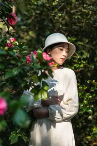 Zhong Ting Er's Serene Reading in Nature - YiTuYu Vol 8584 Art Language Collection-14