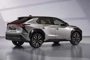 Toyota bZ4X: New Electric SUV from 1.2 Billion VND in Southeast Asia, Will it Come to Vietnam?-12