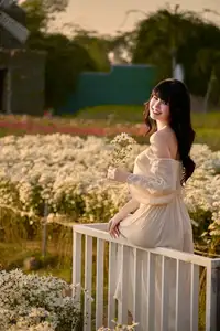 Poetic Beauty in a Daisy Garden: Serene Moments Under Gentle Sunset Glow. Discover This Dreamy Scene!-11