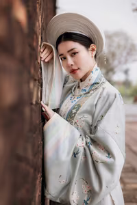VGU No.116: Timeless Vietnamese Grace in Traditional Attire - Discover Cultural Beauty and Elegance-0