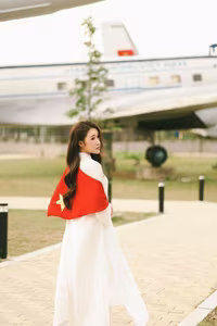 VGU No.115: Modern Elegance, Timeless Charm in Traditional Attire-0