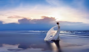 Van Trang: 'Celestial Fairy' Beauty with Graceful Dance on the Beach-4