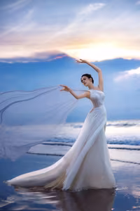 Van Trang: 'Celestial Fairy' Beauty with Graceful Dance on the Beach-0