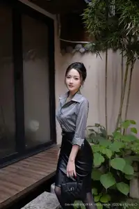 XiuRen No.10635: Yu Zi Jiang Fish – Elegant Professional Style in Leather Skirt-29