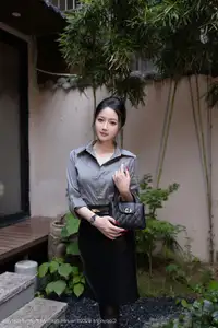 XiuRen No.10635: Yu Zi Jiang Fish – Elegant Professional Style in Leather Skirt-2