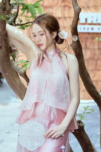 VGU No.107: Captivating Asian Beauty in Elegant Traditional Attire, A Dreamy Muse-4