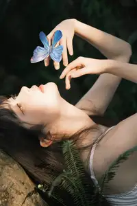 Enchanting Muse Amidst Blooms: Xing Zhi Ka Tao's Ethereal Beauty in YiTuYu Vol.8541-2