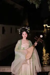 VGU No.175: Ethereal Asian Beauty In Traditional Attire Amidst A Dazzling Nightscape Of Lights-0