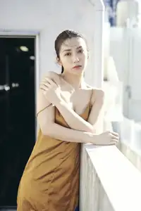 Airi Sato - FRIDAY Digital: Captivating Shinjuku Loneliness Moment JP-0014-14