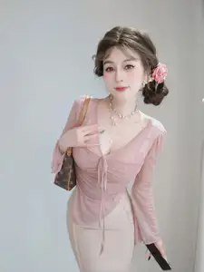 Feminine Coser: Charming Grace in Elegant Pink Attire 2024-11-24-31