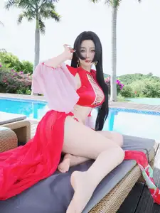 Coser Baiyin81 Transforms into Alluring Boa Hancock | Fantia 2024年12月 Part01-6