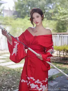 Jin Yun Xi Yuki: Enchanting Beauty in a Fiery Red Kimono, Captivating Every Gaze - XiuRen No.10683-3