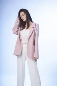 Zhou Xu Xu: Captivating Beauty in YiTuYu Vol.8586 – Discover the Allure 0023-8