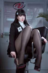 Blue Archive's Rion Tsukiduki Cosplay by Ban Ban Zi: Mysterious Charm and Professional Elegance-25