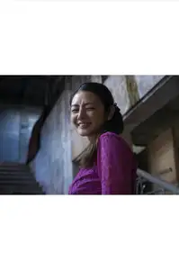 Moemi Katayama: Elegant in Purple Amidst a Traditional Market - Bamboo e-Book Hanabira-2