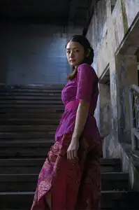 Moemi Katayama: Elegant in Purple Amidst a Traditional Market - Bamboo e-Book Hanabira-3