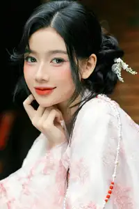 VGU No.165: Discover the Grace of Asian Hanfu Beauty Amidst a Romantic Garden Scene.-0
