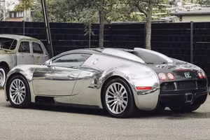 Close-up of the Ultra-Rare Bugatti Veyron Pur Sang #01: A $2.1M Limited Edition Hypercar with its Unique Speed Key-9