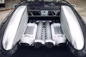 Close-up of the Ultra-Rare Bugatti Veyron Pur Sang #01: A $2.1M Limited Edition Hypercar with its Unique Speed Key-6