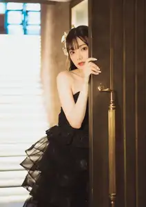 Discover Rena Miyashita's Elegant Charm in the Captivating LadyMary Part01 Collection-11