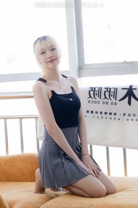 BoBoSocks No.546 Sweet Pea: Chic Asian Model in Stylish High Heels-14