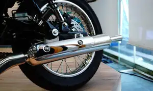 Kawasaki W230: Captivating Retro Motorcycle, Every Detail Shines, Priced at 125 Million VND-0