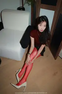 IESS SXJ No.2080: Xiao Jiu – Captivating Chinese Model Embracing Bold Red Style-8