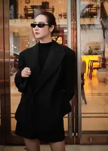 View Huyen Lizzie's Irresistible Korean Vibe Beauty Charms Netizens With Elegant Style-5