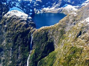 Sutherland Falls New Zealand: Majestic Natural Masterpiece in Fiordland National Park, an Unforgettable Tourist Destination-2