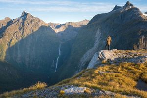 Sutherland Falls New Zealand: Majestic Natural Masterpiece in Fiordland National Park, an Unforgettable Tourist Destination-3