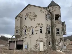 Mystery Resort: A Decade-Long Abandoned Villa Village, Haunting Scene-9