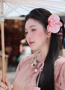 Elegant Vietnamese Girl Portrait: Modern Ao Dai, Paper Umbrella-4