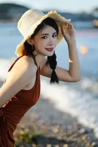 YiTuYu Vol.8522: Yi Ming's Captivating Beauty Under Golden Hour Sun-20