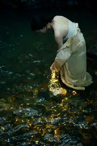 YiTuYu Vol.8530 Yi Ming: Ethereal Beauty, Mysterious Light on Water-1