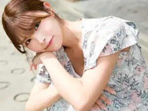 Discover Kaede Kimura's Pure Charm in FRIDAY Digital Photo Book: Koihsuru Ekubo – A Captivating Japanese Girl's Collection.-9