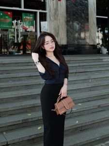 Elegant Office Lady Style: Modern Women's Fashion with Shirt and Pencil Skirt.-1