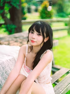 VGU No.143: A Gentle Beauty Embracing Summer Sun Fresh Youthfulness with Nature's Sweetness-7