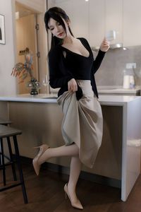 Coser Xueqing Astra: Elegant & Alluring OL Style - 0073-37