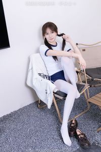 Chinese Model No.562 Xiangcai: Pure and Athletic in Sports Outfit & Thick White Stockings-11