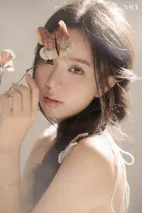 VGU No.195 Ethereal Beauty MO: Captivating Portrait of a Gentle Muse Amidst Romantic Flowers.-5