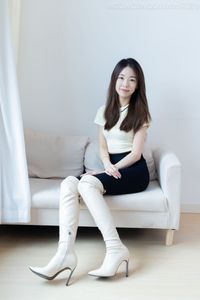 Chinese Model Tingting No.2339: Elegant Style with Chic Long Boots-8
