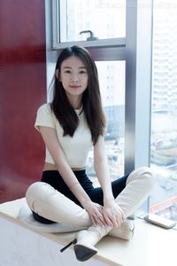 Chinese Model Tingting No.2339: Elegant Style with Chic Long Boots-16