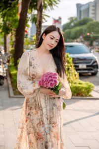 XVG No.16: Floral Dream - Radiant Beauty with a Rose Bouquet in Golden Sunset Light.-5